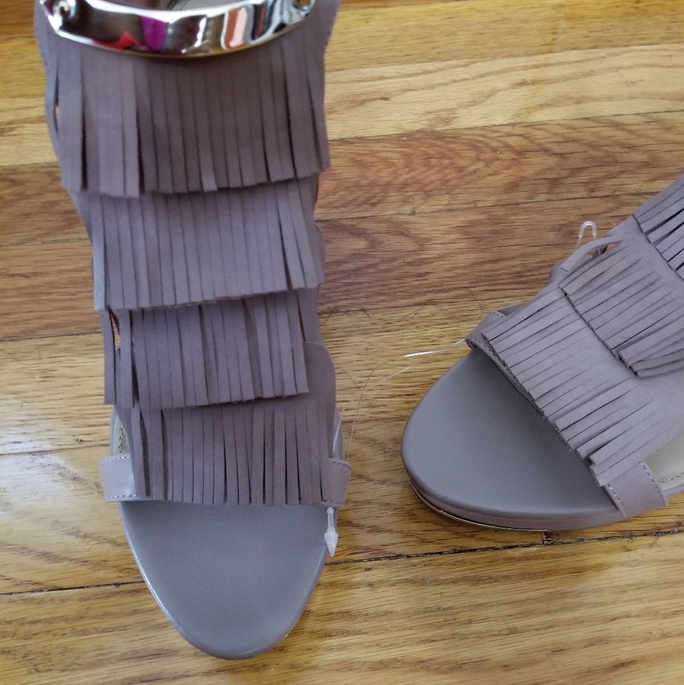 Shoes - Picture 3 of 5